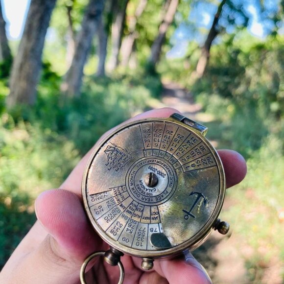 2.25 “ Vintage Nautical Compass 100 Years Calendar Custom Engraving Gift for Him - Picture 3 of 4